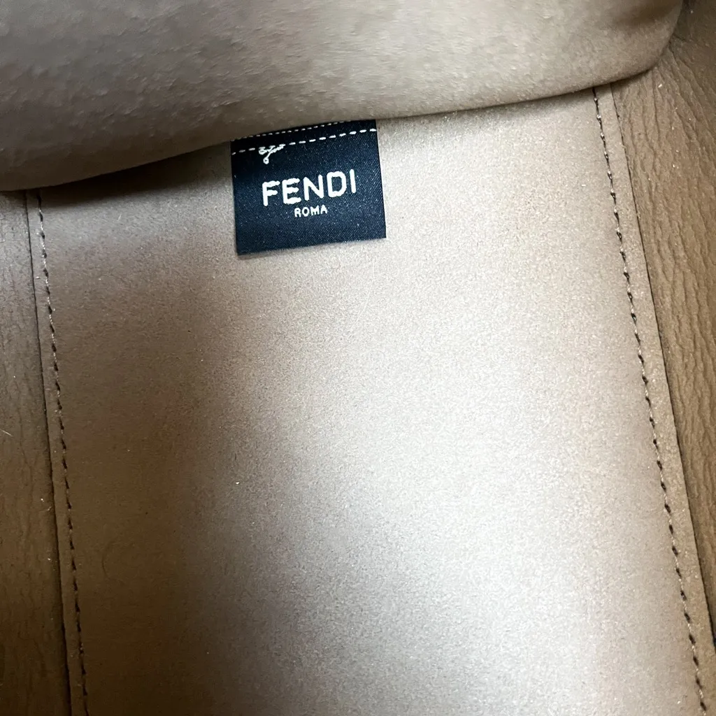 NWOT Fendi Medium Sunshine Metallic Leather Shopper Tote in Silver - Image 9