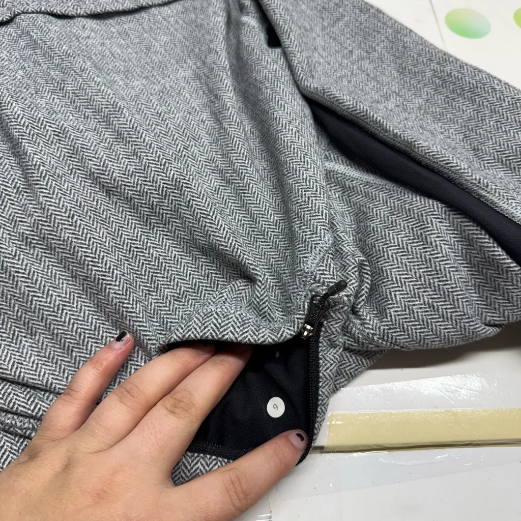 Lululemon  Base Runner Half Zip Pullover - Image 9