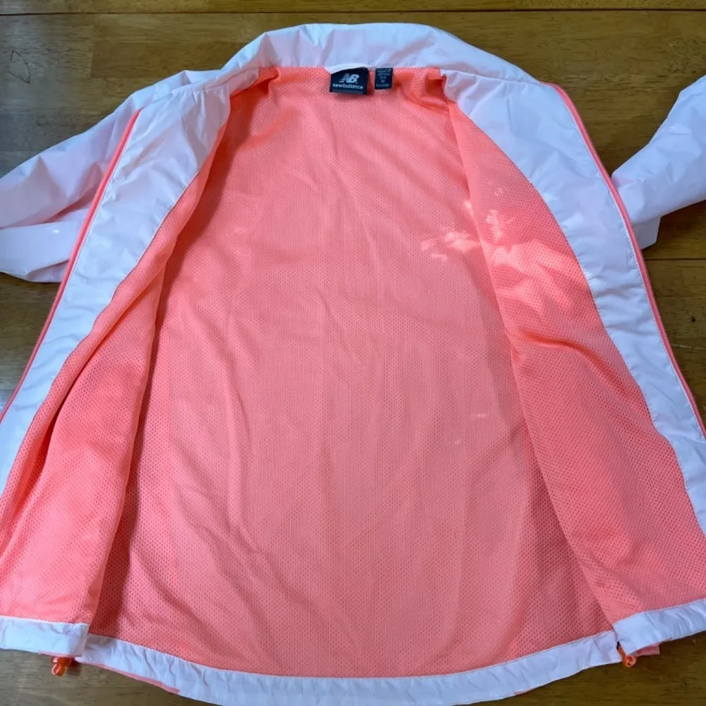 New‎ Balance Run Light Pack Neon Orange Pockets Windbreaker Rain Jacket, Size M - Image 8