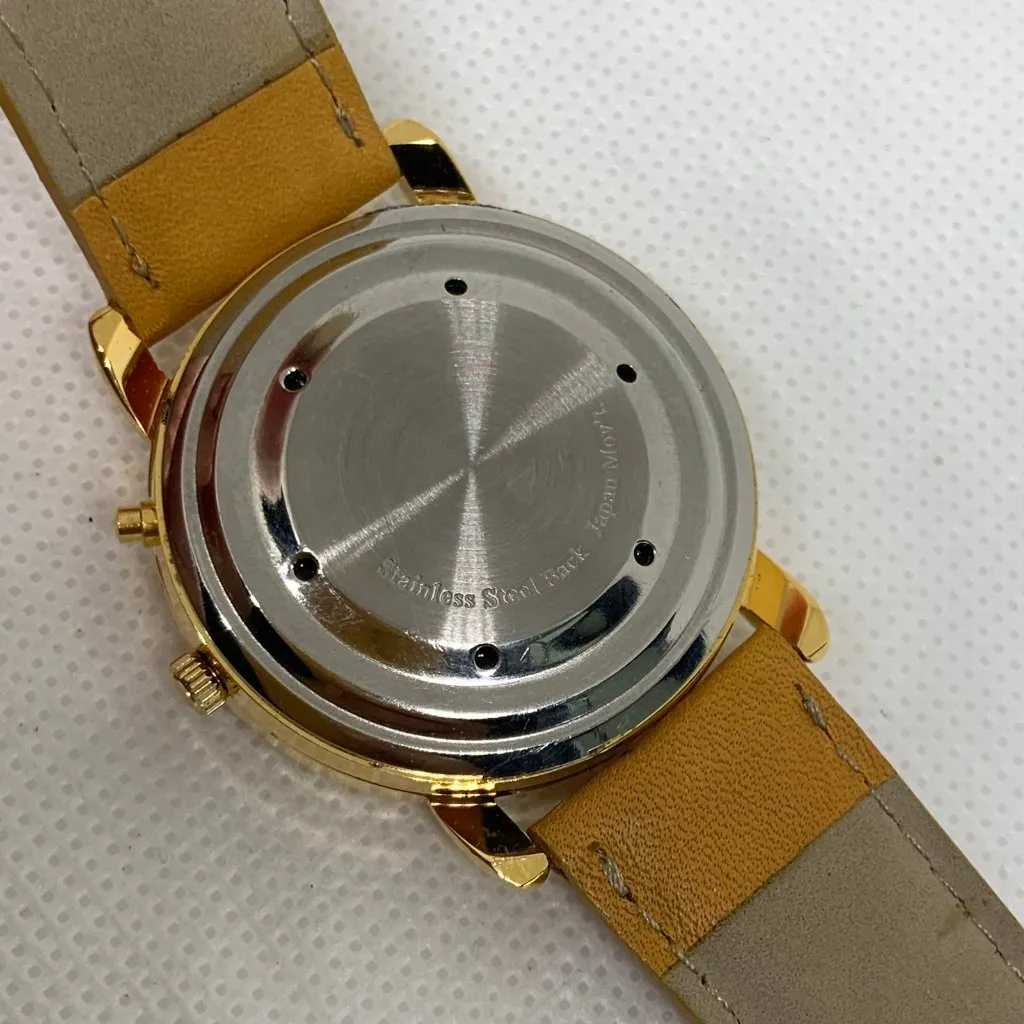 Women Snow man Santa quartz watch animated rotating dial gold tone 35mm running - Image 8