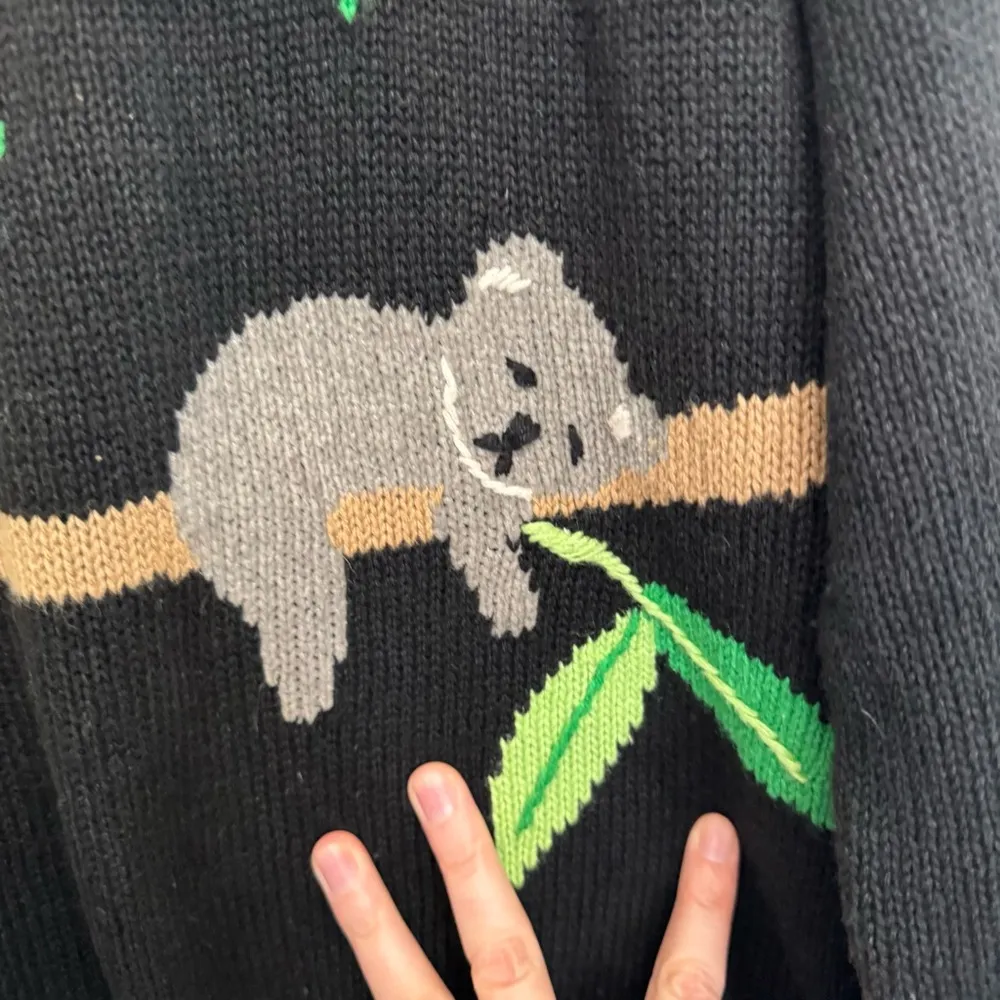 VINTAGE The Quacker Factory Knit Koala Crew Neck Sweater Size Medium Black - Image 4