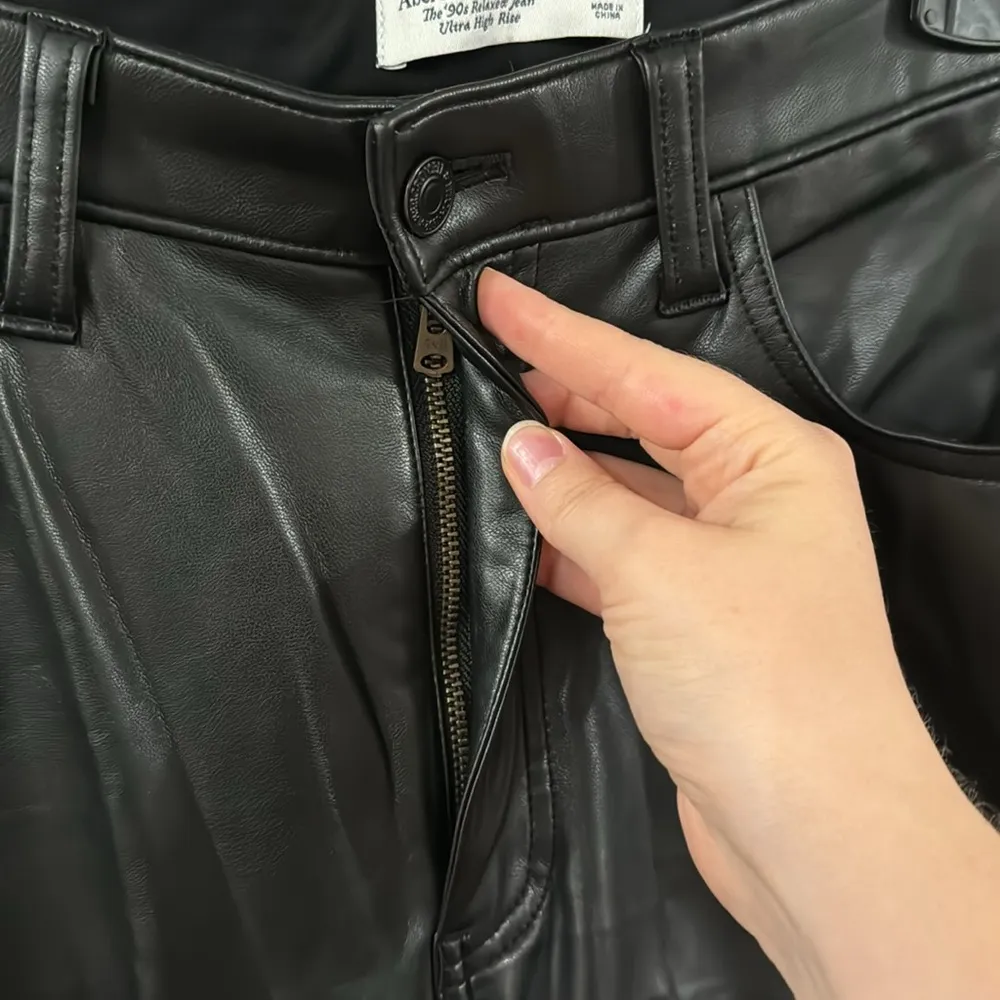 Abercrombie & Fitch The '90s Relaxed Jean Ultra High Rise vegan leather pants 10 - Image 8