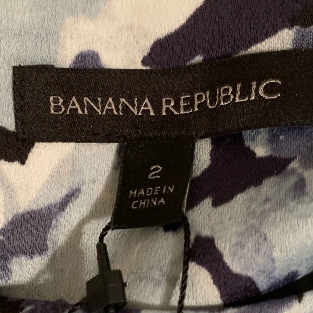Banana Republic Shirt - Image 8