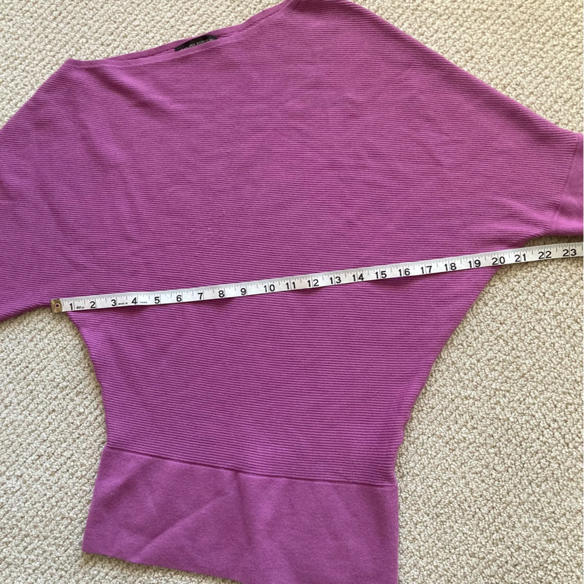 Banana Republic Asymmetrical Crew Neck Sweater Size Small Soft Stretch Purple - Image 5