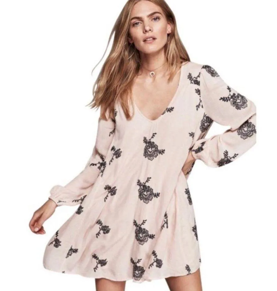 Free People Emma’s Pink Embroidered Long Sleeve Cut Out Swing Mini Dress Small - Image 7