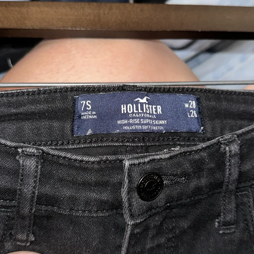 Hollister High-Rise Super Skinny Ripped Distressed Jeggings SHORT - Image 8