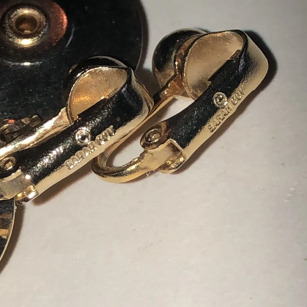 Sarah Coventry Gold Tone and Brown Glow Center Clip On Earrings - Image 6