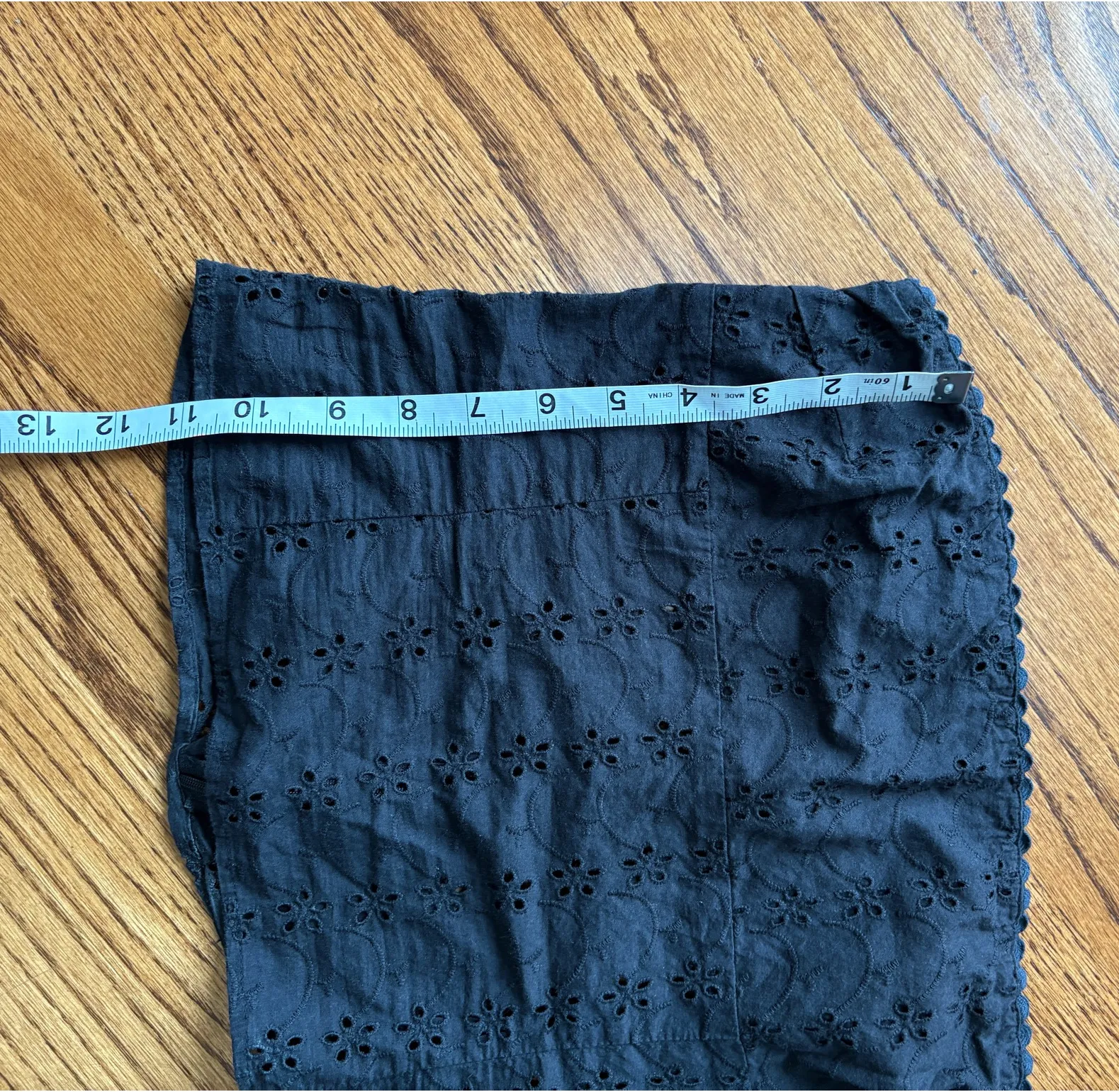 Princess Polly Black Eyelet Cropped Strapless Top - Image 5