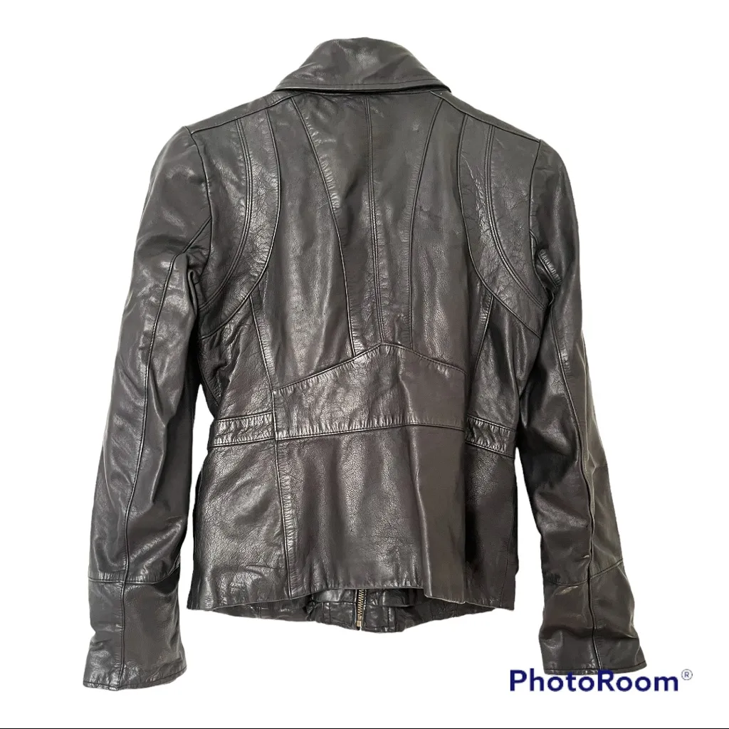 Banana republic Womens  leather jacket size Xs - Image 2