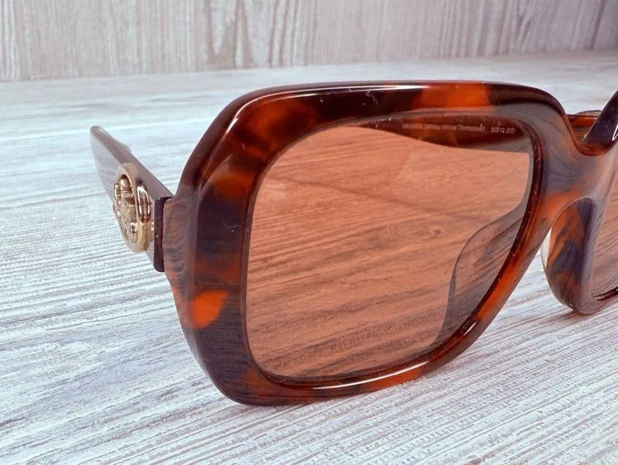 Coach Women's Horse & Carriage Sunglasses HC8392U 565869 Milky Wine Tortoise - Image 4