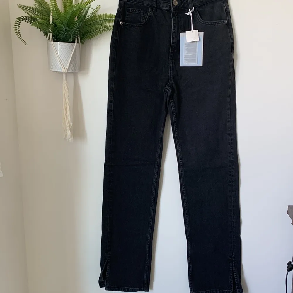 ASOS NWT  Pull&Bear Exclusive 90’s Straight Leg High Rise Jeans with Split Hem - Image 3