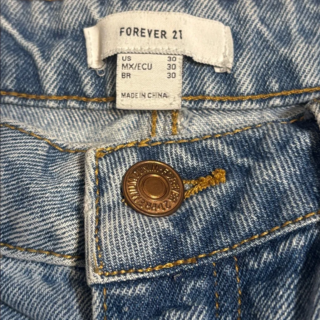 Forever 21 shorts in size 30 - Image 3