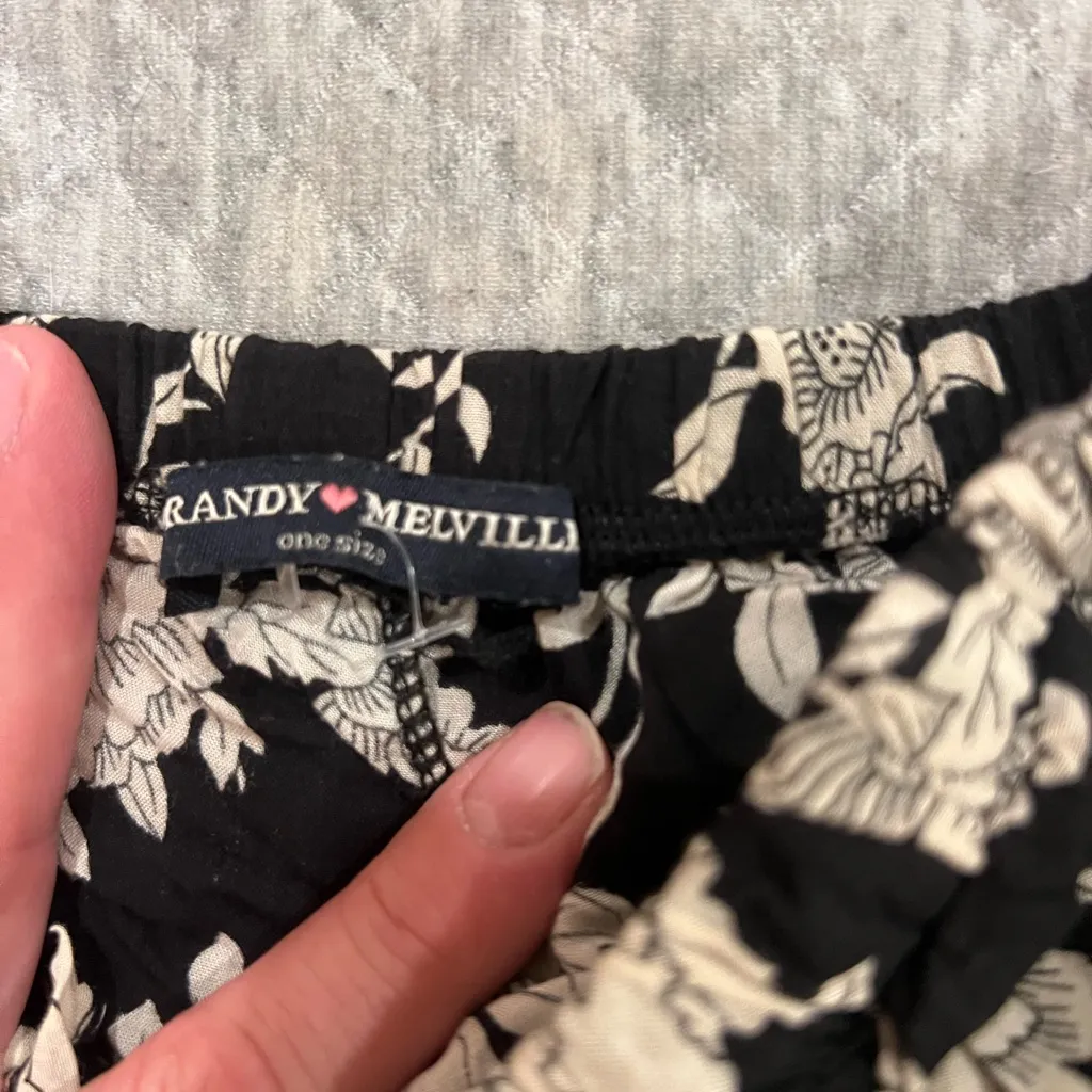 Brandy Melville Black and Cream Floral High Waist Shorts - Image 4