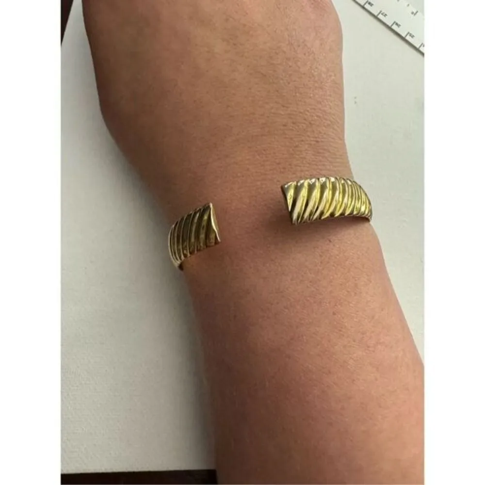 60's Vintage‎ Monet Womens Chunky Gold Tone Hinged Embossed Cuff Bangle Bracelet - Image 5