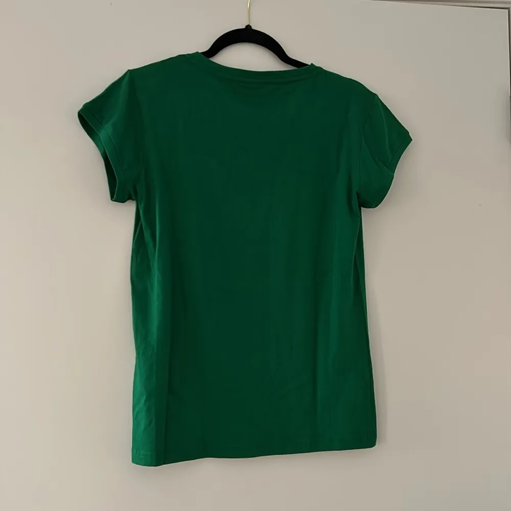 Ireland V Neck Tshirt, Large, NWOT - Image 5