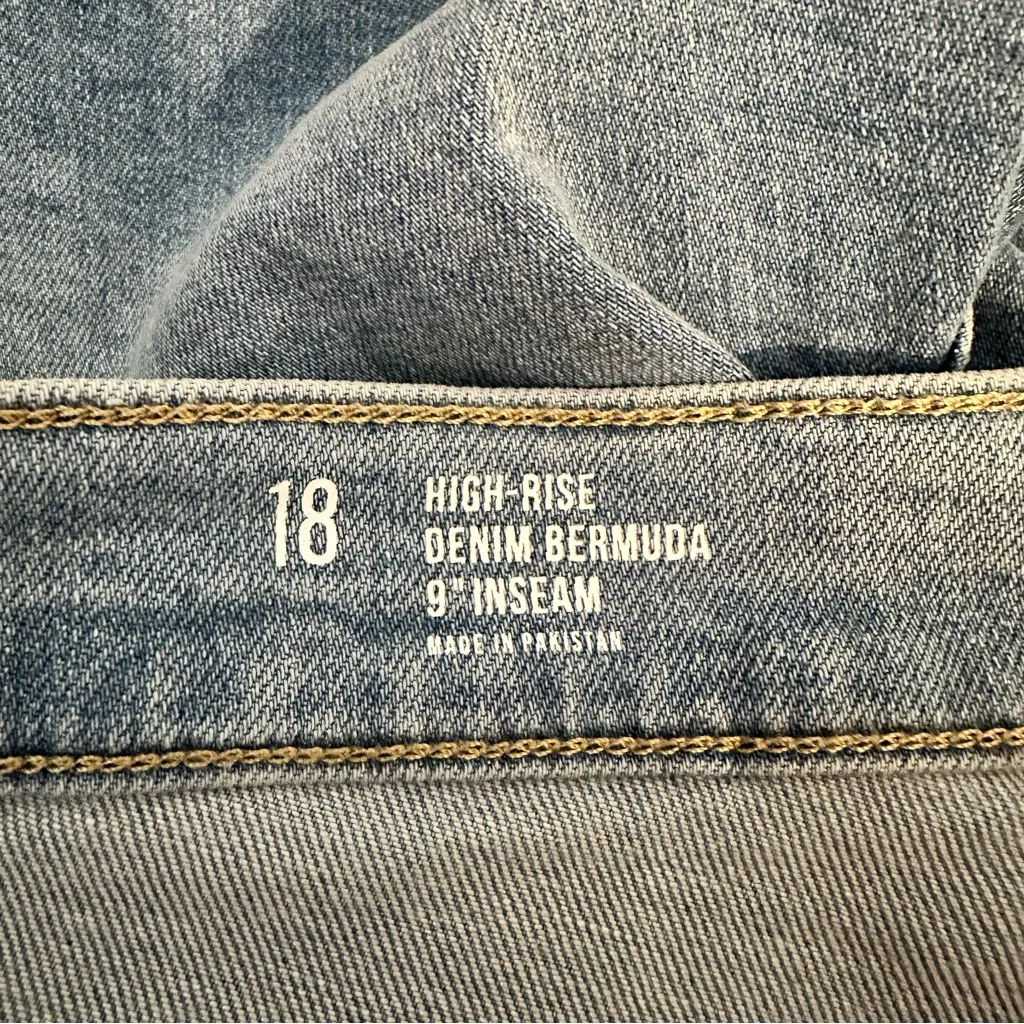 a.n.a High Rise Denim Bermuda Shorts size 18 9” Inseam Medium Blue Wash NWT - Image 10