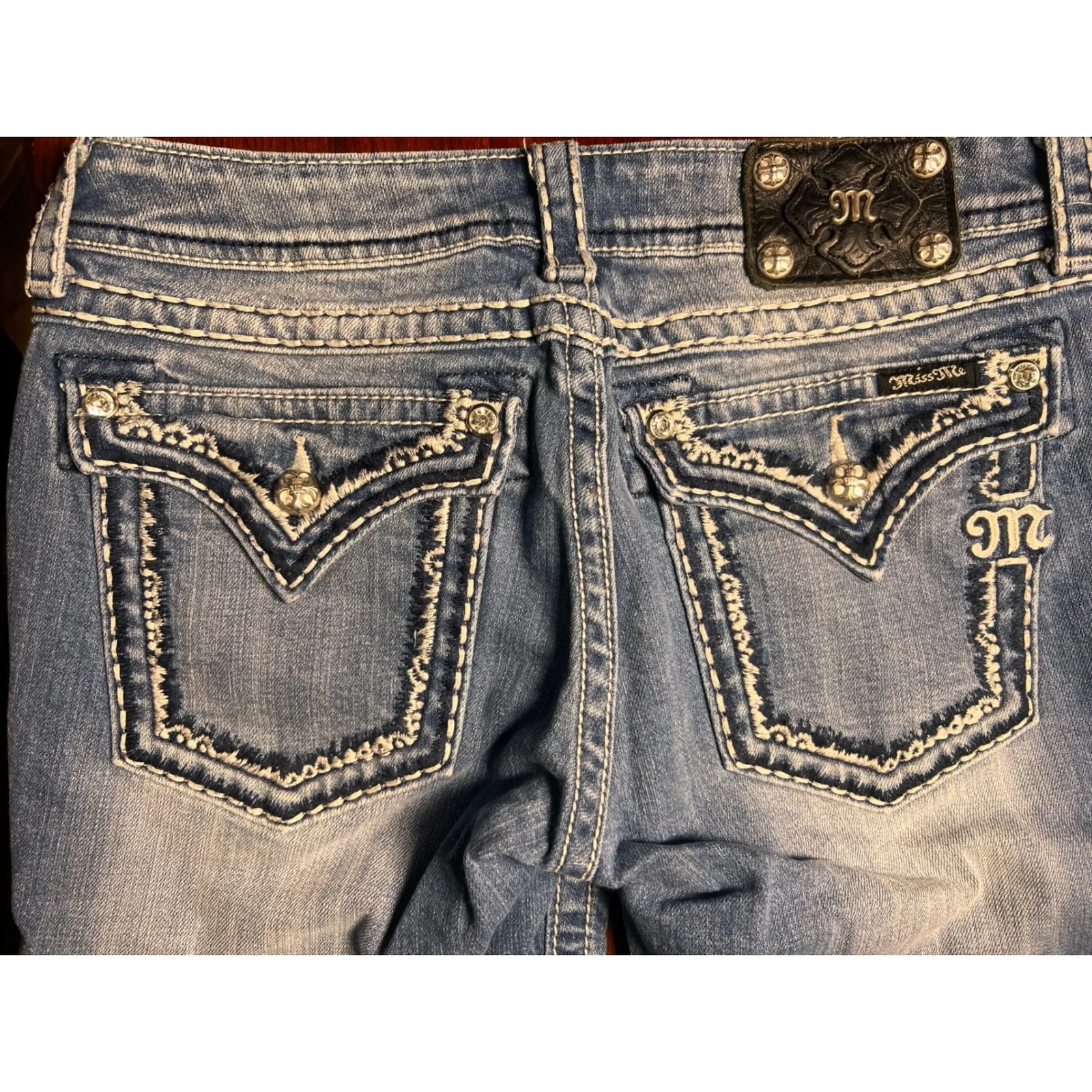 Miss Me Bermuda Denim Shorts Embellished Flap Pockets Light Wash Size 30 Y2K‎ - Image 7