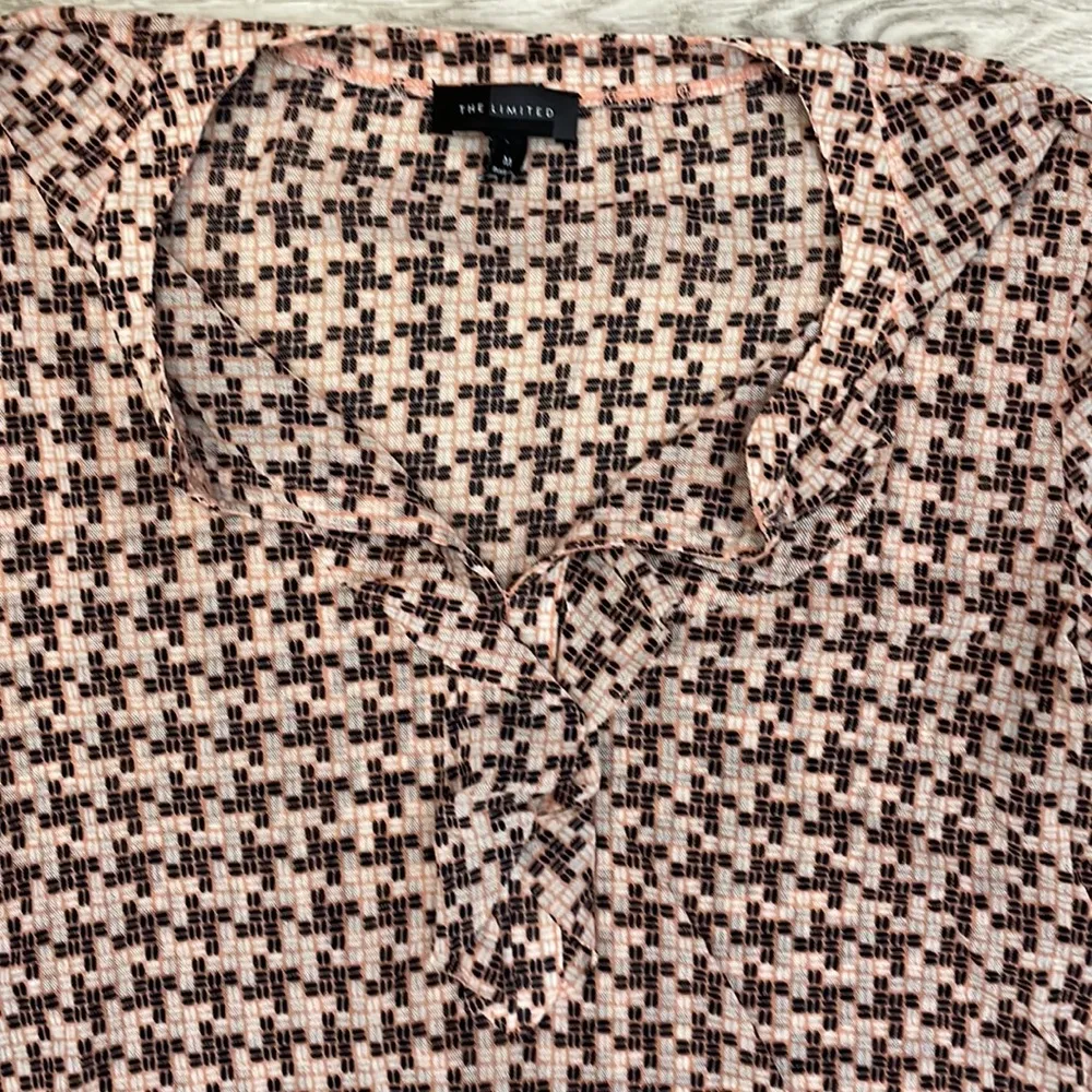 Black Pink White Sheer Print Ruffled V-Neck Long Sleeve Blouse M - Image 6