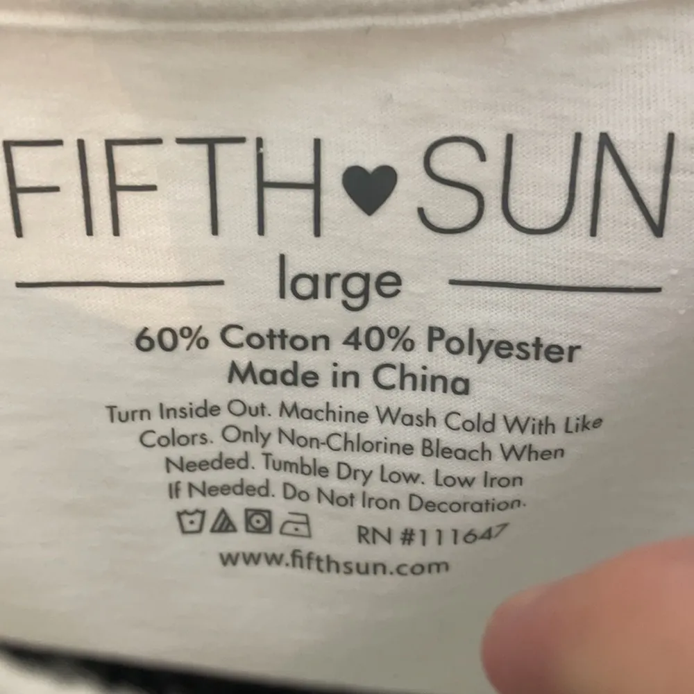 Fifth Sun Peace,Heart and Daisies Tee Large - Image 2