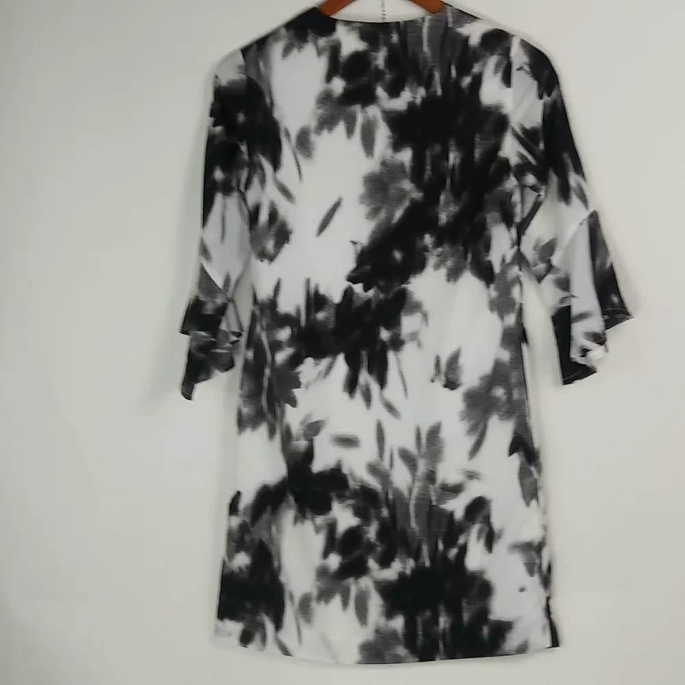 Banana Republic XXS Black White Floral Tunic Top - Image 3