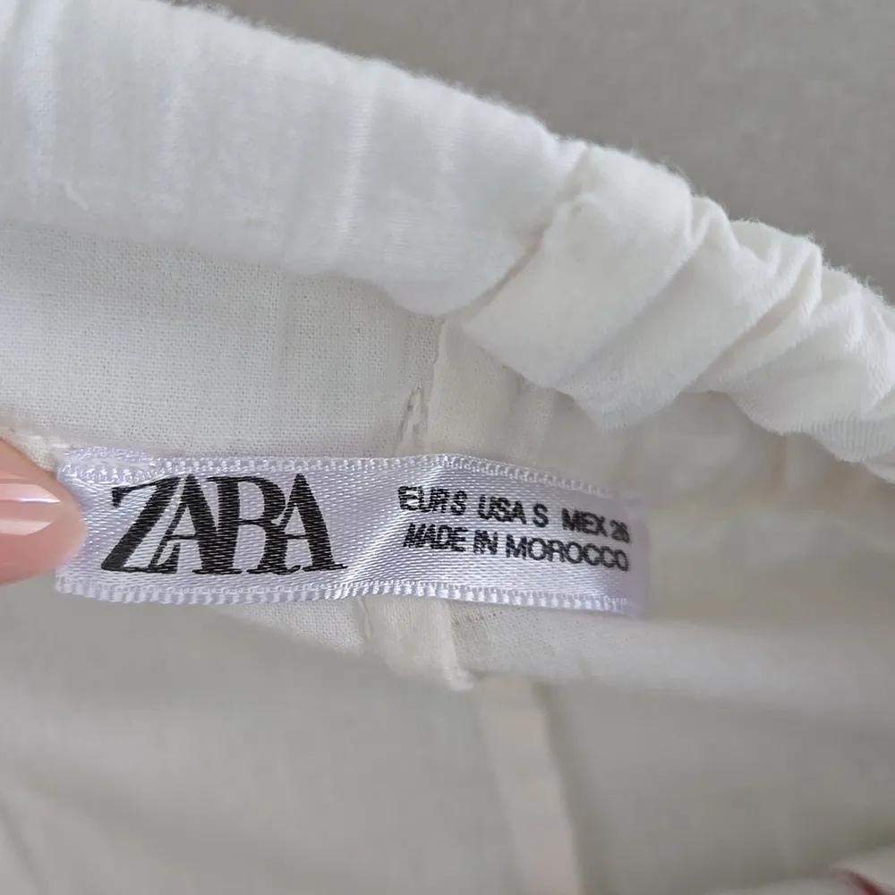 Zara White and Red Striped Cotton Linen Shorts with Drawstring - Image 4