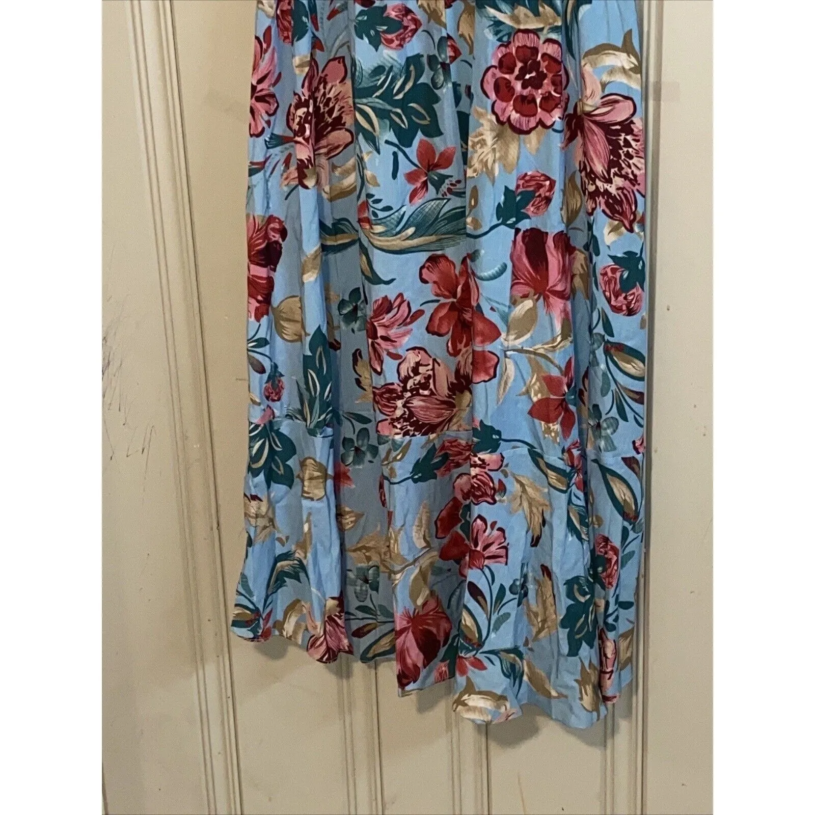 Kormei Women’s Sleeveless V - Image 8