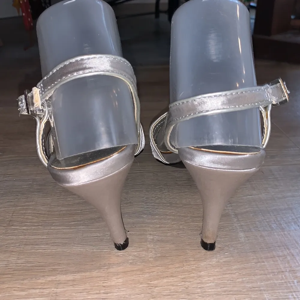 Mootsies Tootsies MojayQuank metallic silver satin strappy wedding formal heels - Image 5