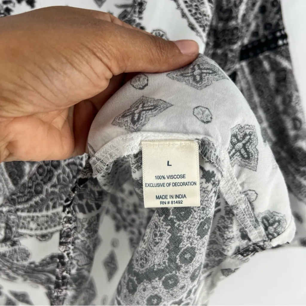 Tantrums Black & White‎ Paisley Print Crochet Lace Trim Flare Sleeve Top Size L Size L - Image 7