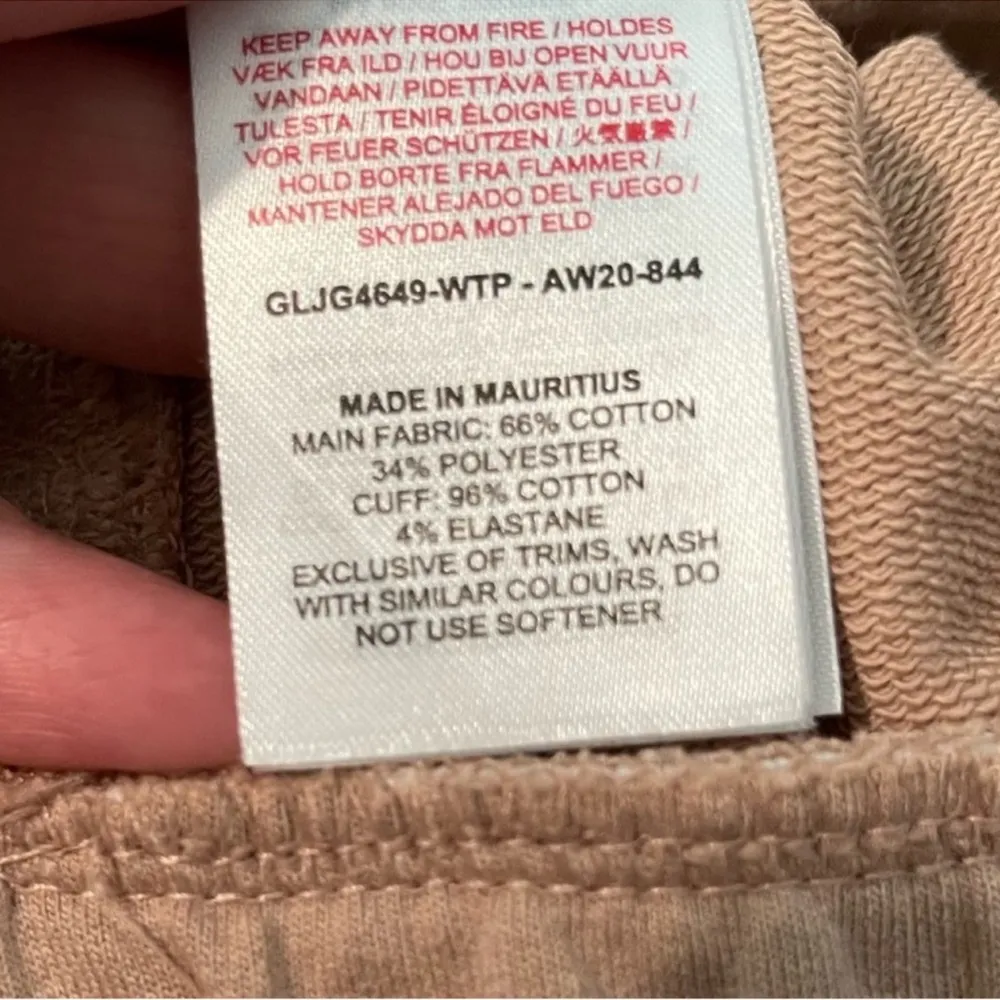 Gymshark  Joggers Size Medium - Image 5