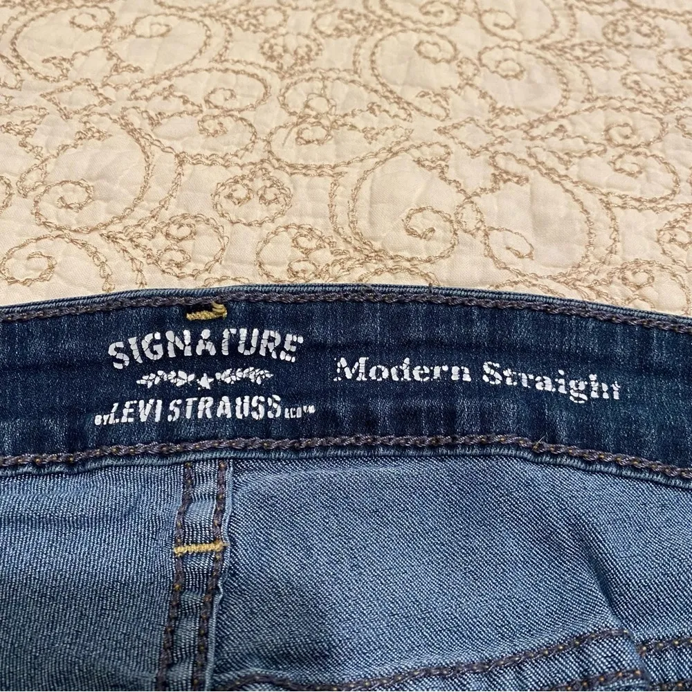Signature by Levi Strauss Women’s Modern Straight Leg Jeans Size 16 Blue - Image 4
