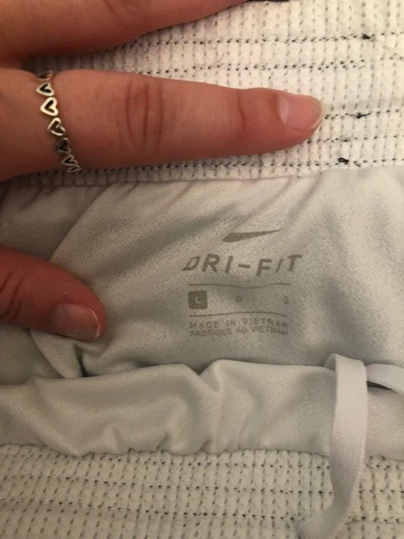 Nike Workout Stared Shorts - Image 3