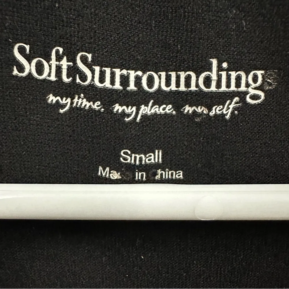 Soft Surroundings Embroidered Floral Long Sleeve Velvet V Neck Tunic Top Small - Image 9