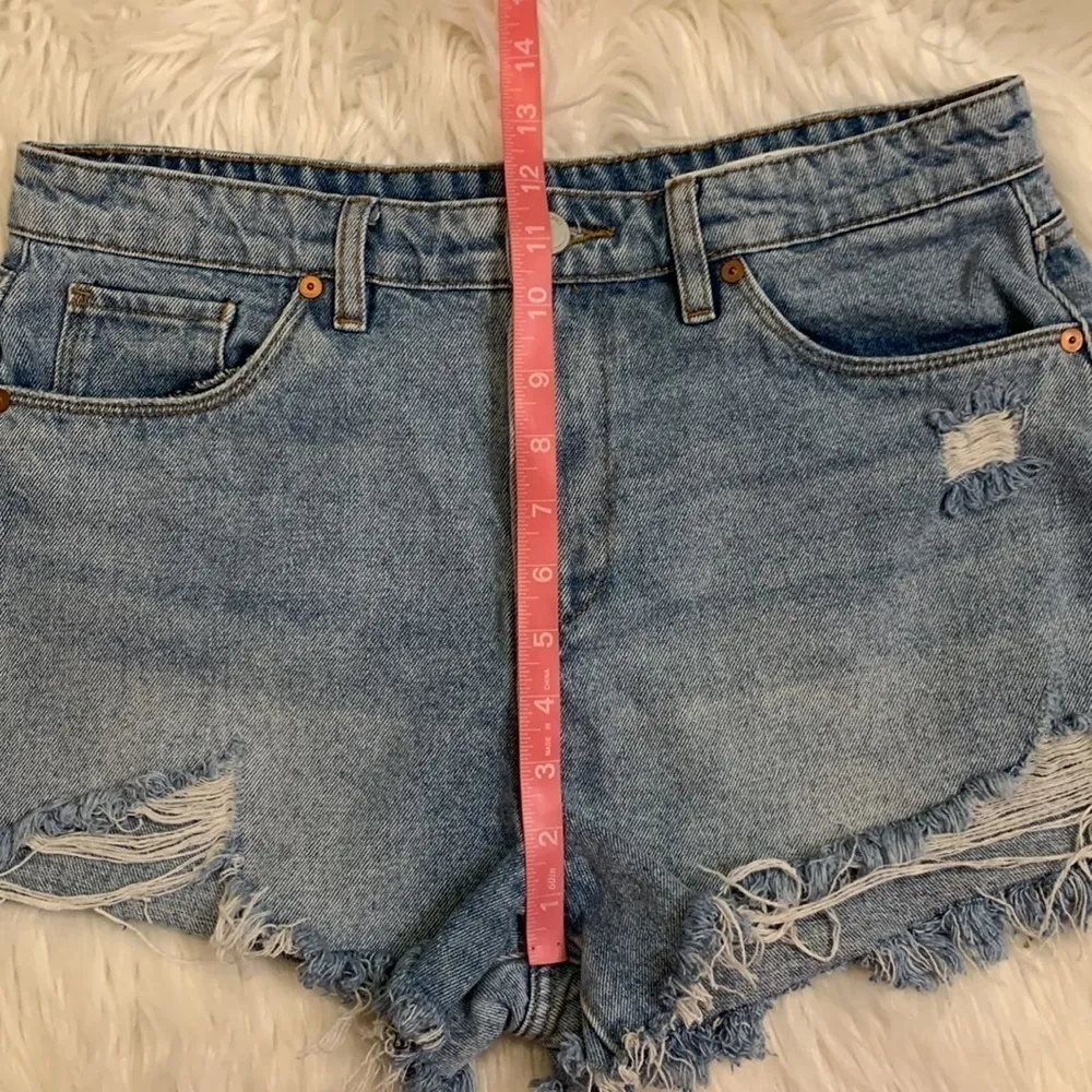 Blank NYC The Barrow high rise distressed denim shorts 30 - Image 6