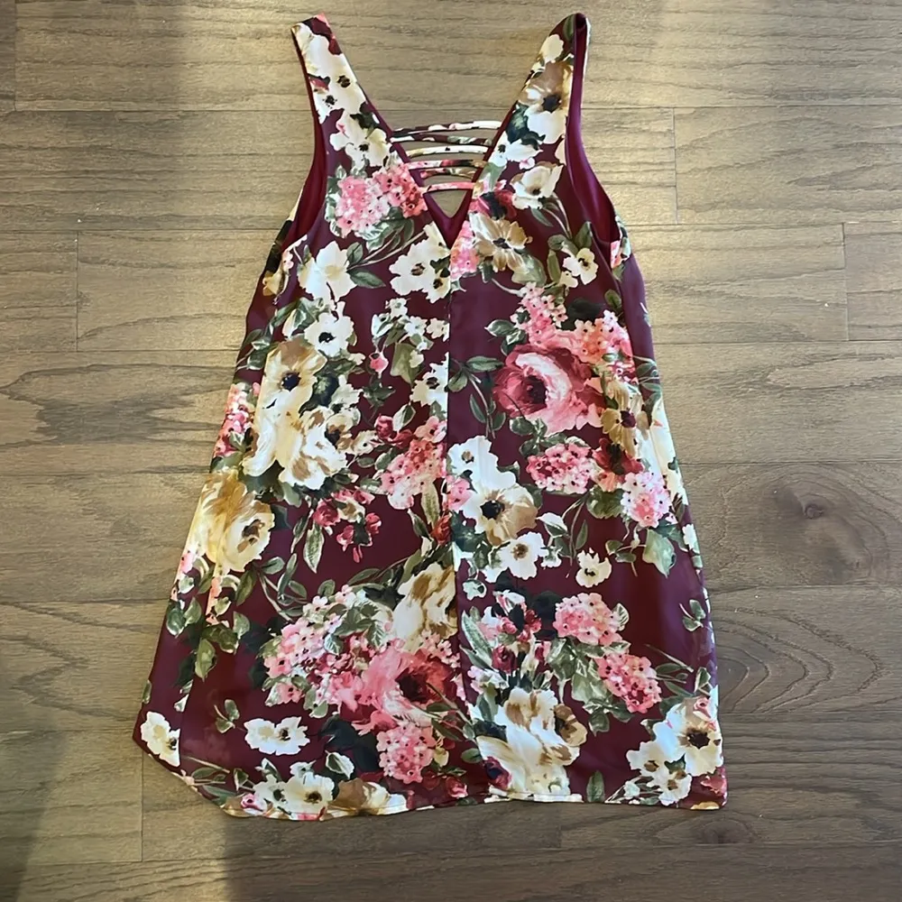 Francesca’s Burgundy Floral Dress - Size XS - Image 5