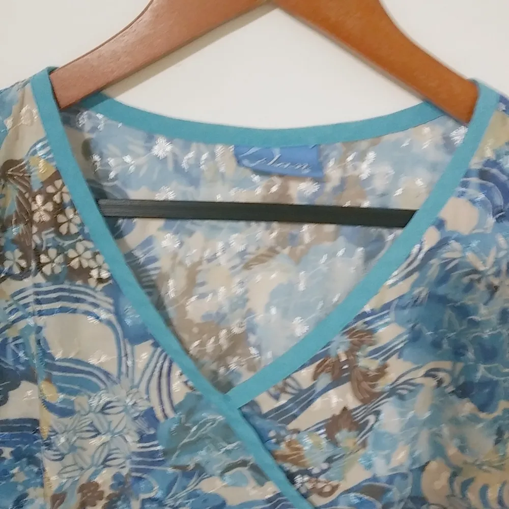 Elan L Blue Brown Pocketed Pullover Scrub Top - Image 5