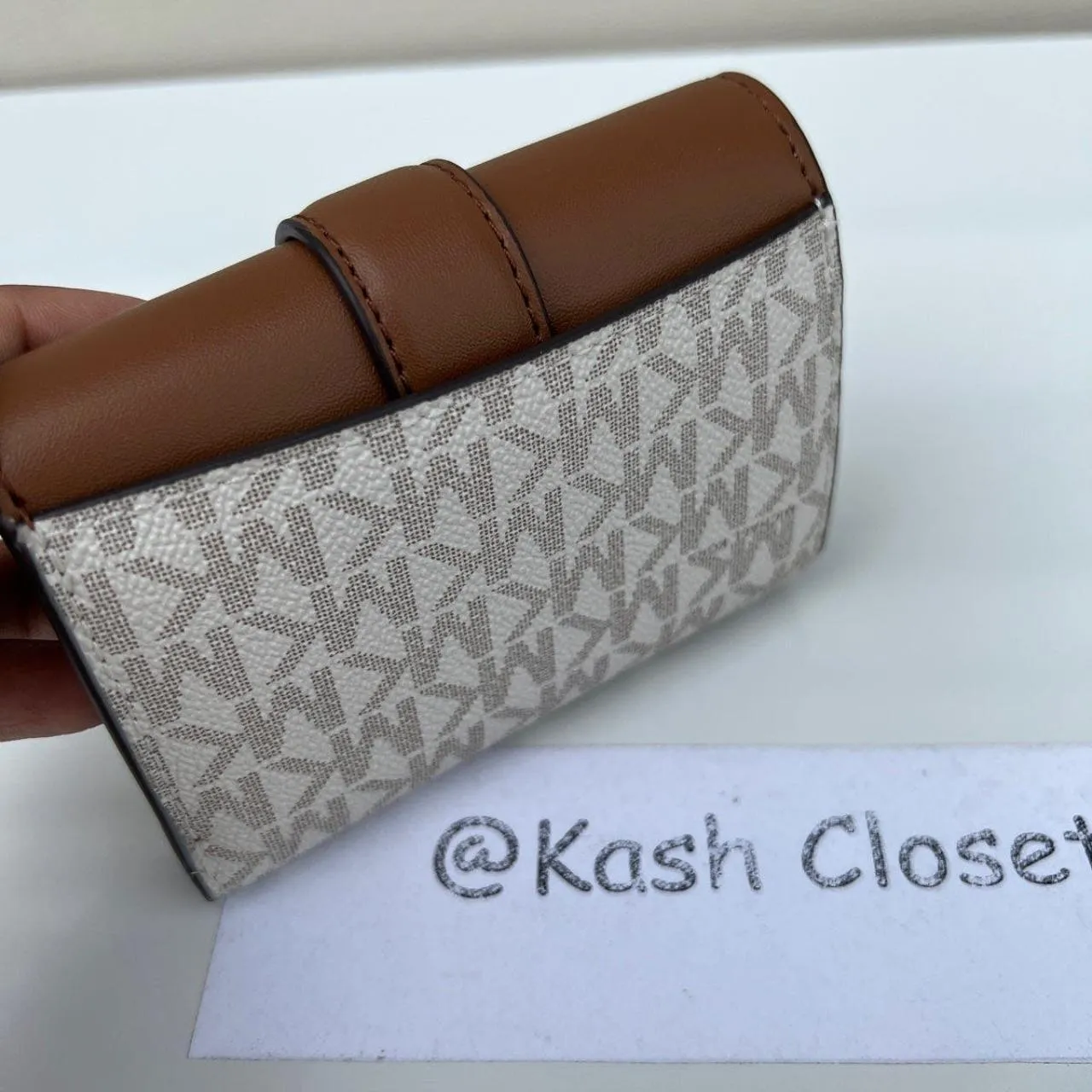 Michael Kors  Vanilla Carmen Wallet Trifold Medium Leather Purse - Image 2