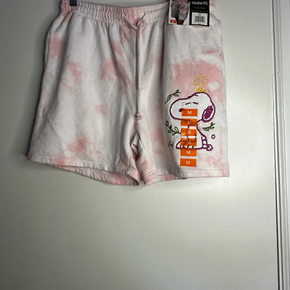 NWT Peanuts Snoop Pink Tie Dye Fleece Drawstring Shorts. Embroidered. Medium - Image 7