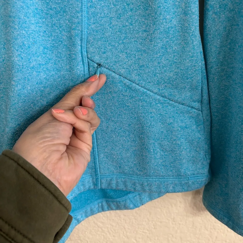 Fila Women's thumb hole Blue Sweater Size M - Image 6