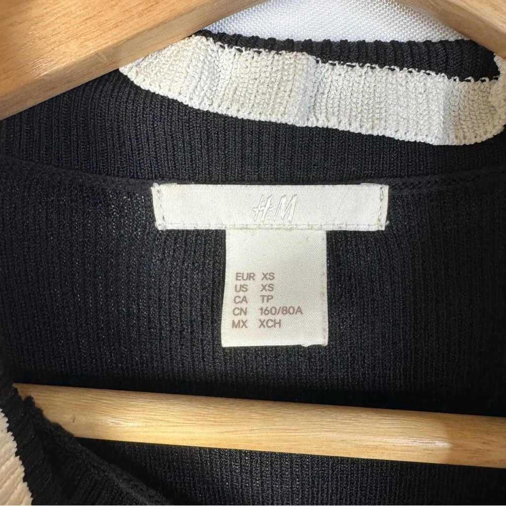 H&M Black Knit White Trim Ruffle Mock Neck Long Sleeve Top XS - Image 4