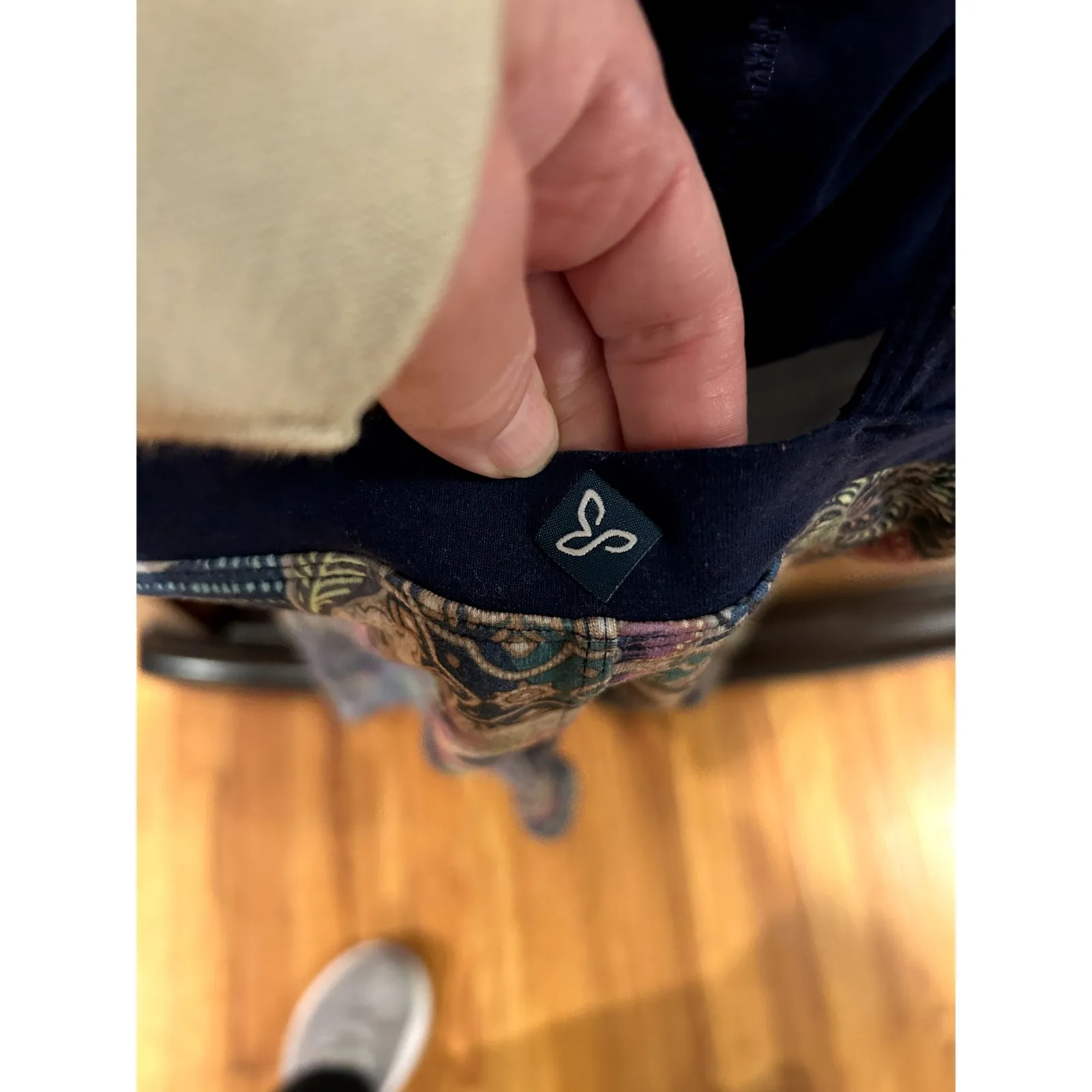 prAna Cantine Blue Anchor Kona Pattern Size XS Built in Bra Wicking Material - Image 4