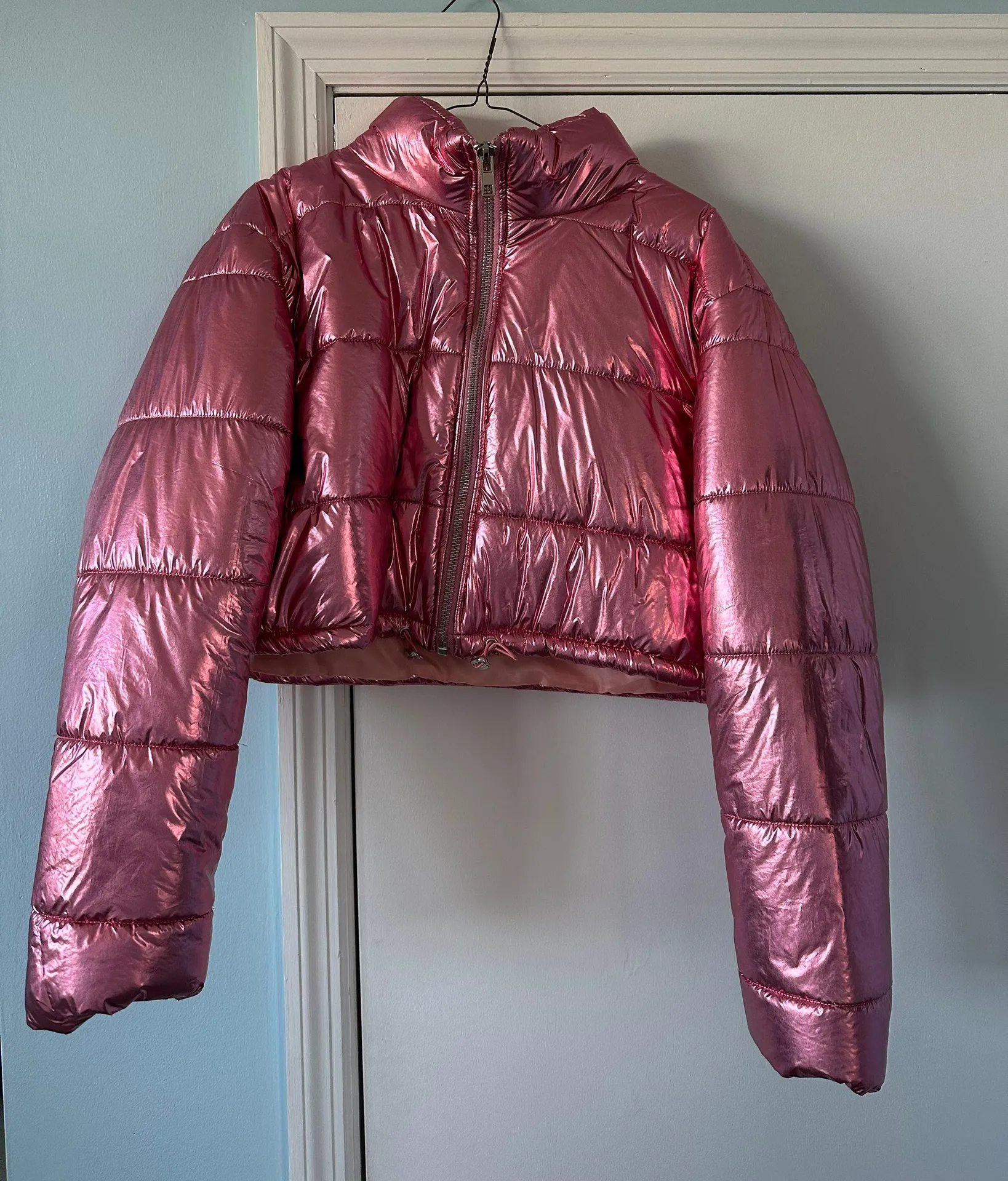 Cropped Pink Puffer Jacket - Image 2