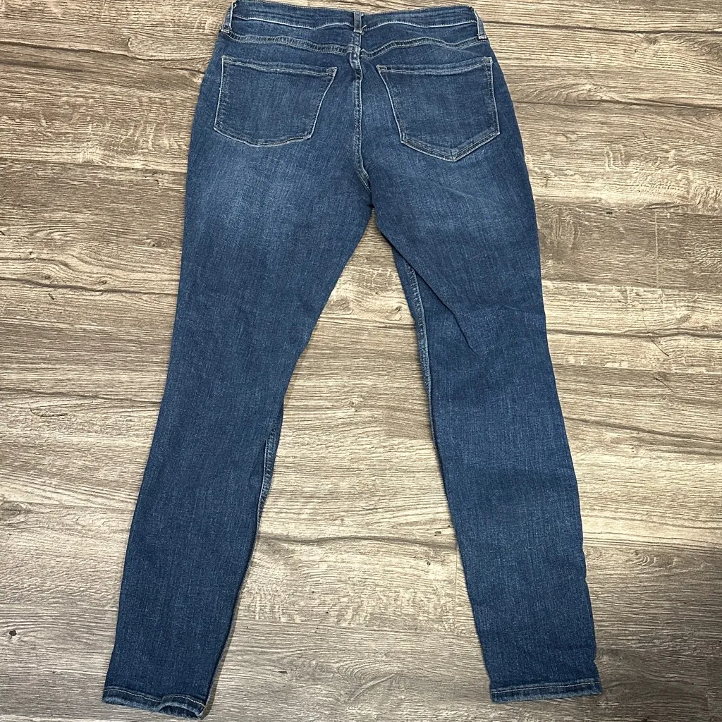 Old Navy Women's Skinny Jeans in Dark Blue - Image 6