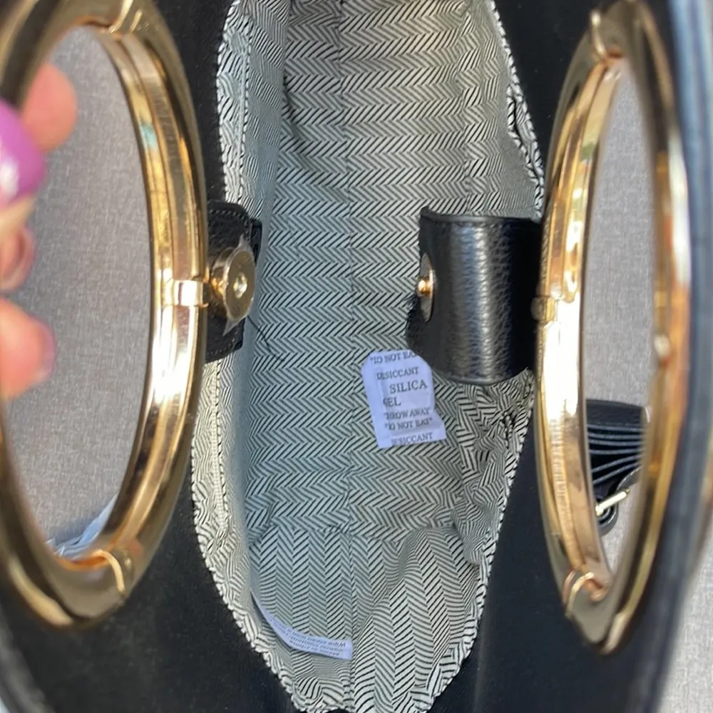 XOXO Black & Gold small satchel/crossbody purse NEW - Image 7