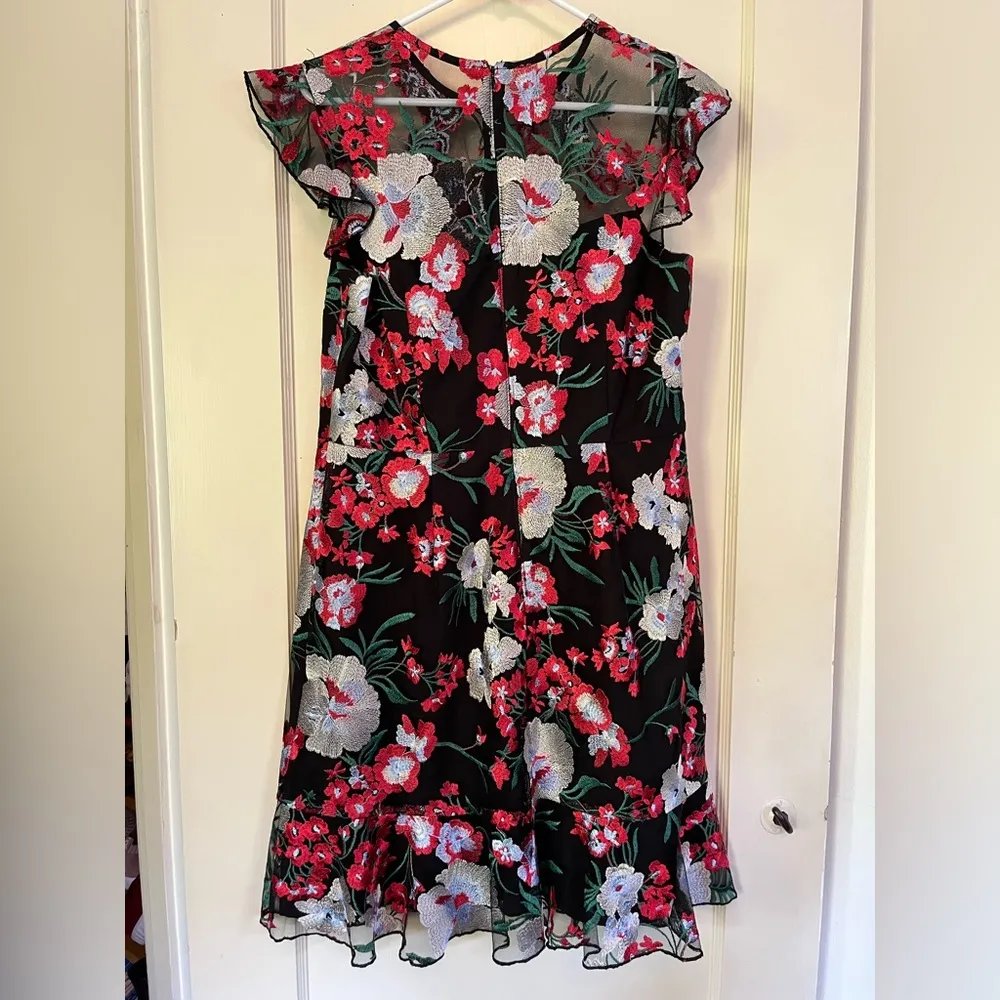 Beautiful Embroidered Donna Morgan dress - Image 9