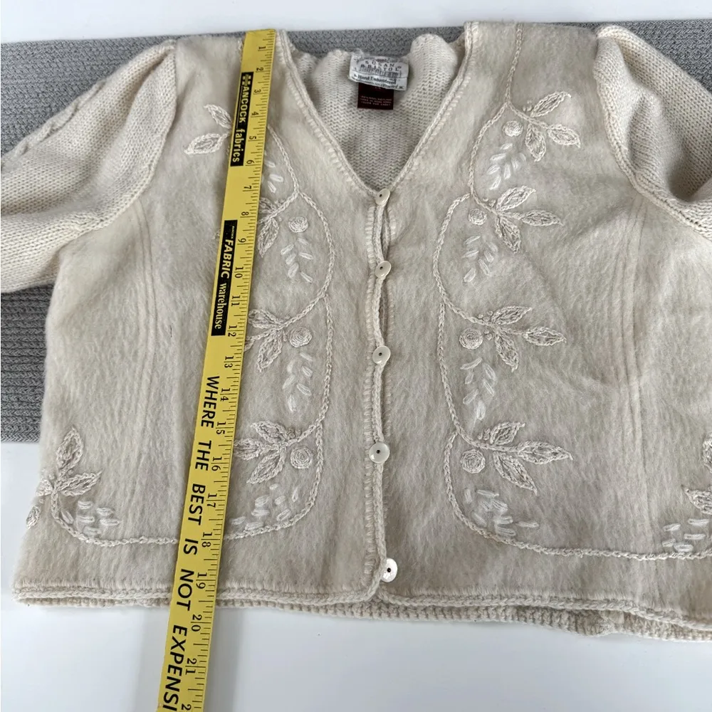 Vintage Susan Bristol Ivory Cream Faux Fur Hand Embroidered Wool Sweater Medium - Image 11