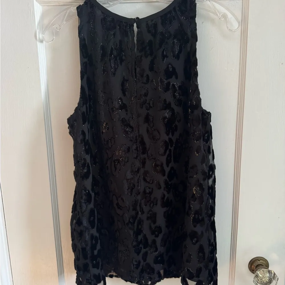 Ann Taylor Women’s Sleeveless Black Top With Velvet Accents Size Med Holiday - Image 9