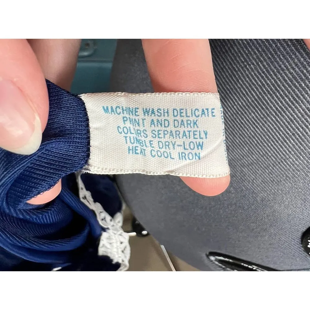 Vanity fair nightgown satin knee lenght blue white lace collar - Image 4