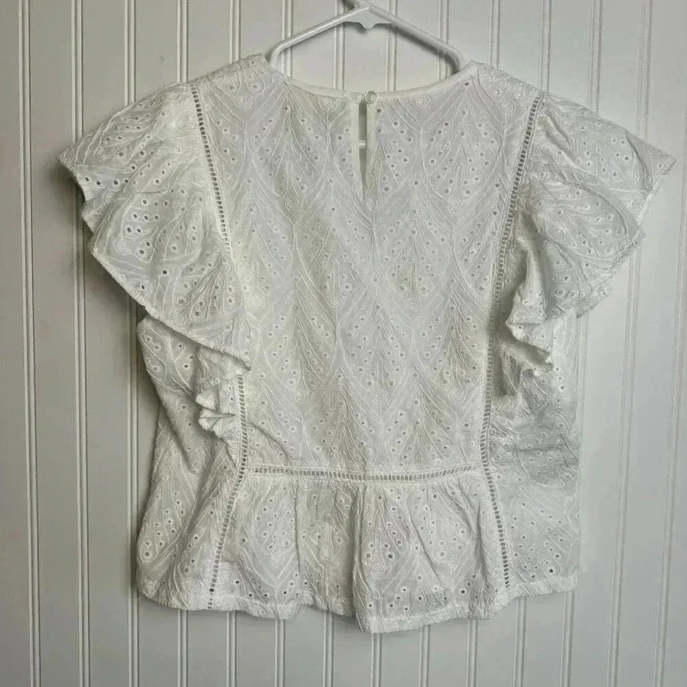 Solitaire white eyelet lace V-neck crop top flutter sleeve size large A36 - Image 6