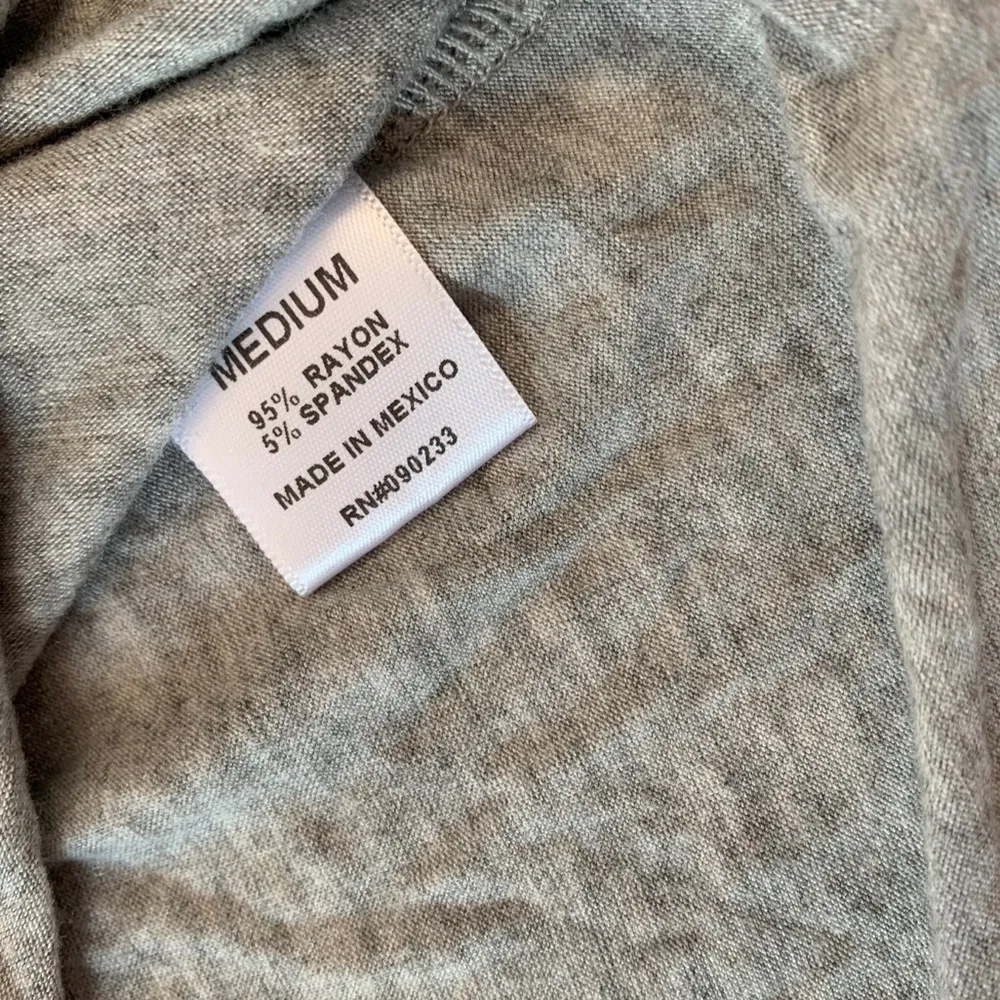 3/$22🌞 LA hearts USA Gray Short Sleeve Crop Top - Image 3