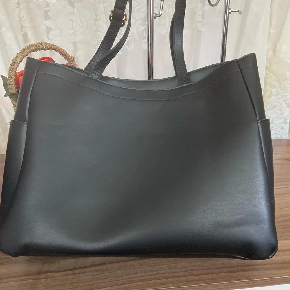 Tommy Hilfiger Black Tote Bag Marleigh Double Face Tote Design 15.5” X 12” - Image 9